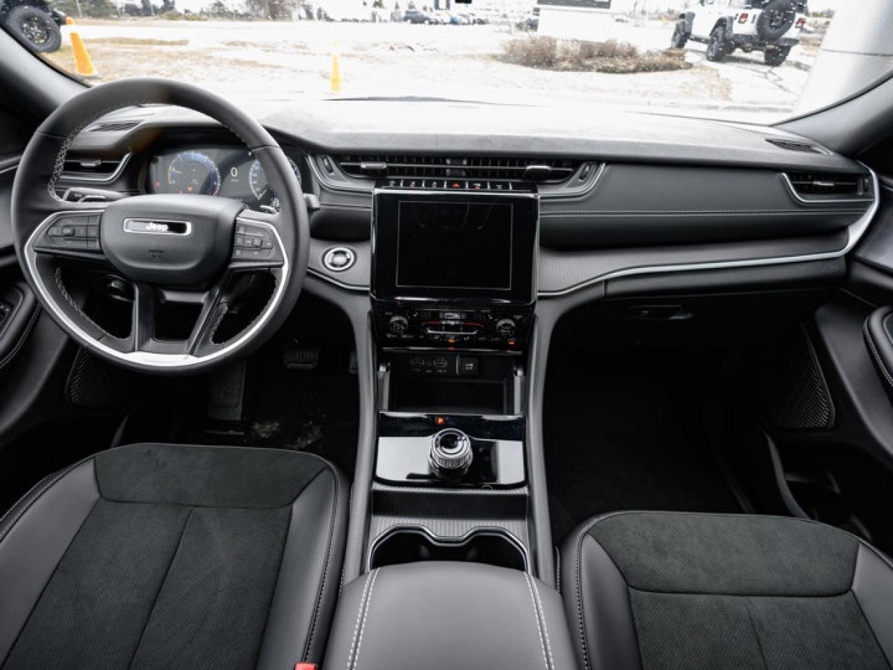 2025 Jeep Grand Cherokee Altitude Photo