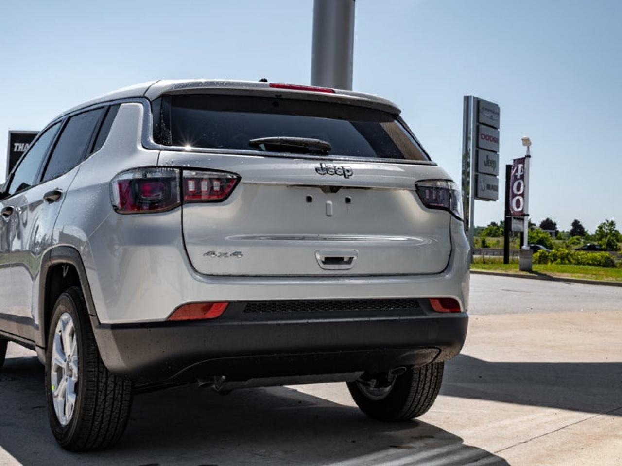 2025 Jeep Compass Sport Photo