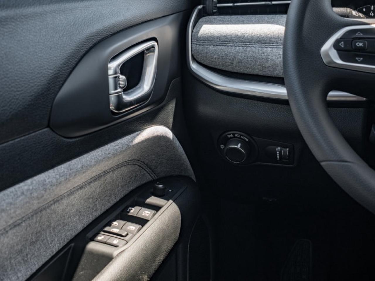 2025 Jeep Compass Sport Photo