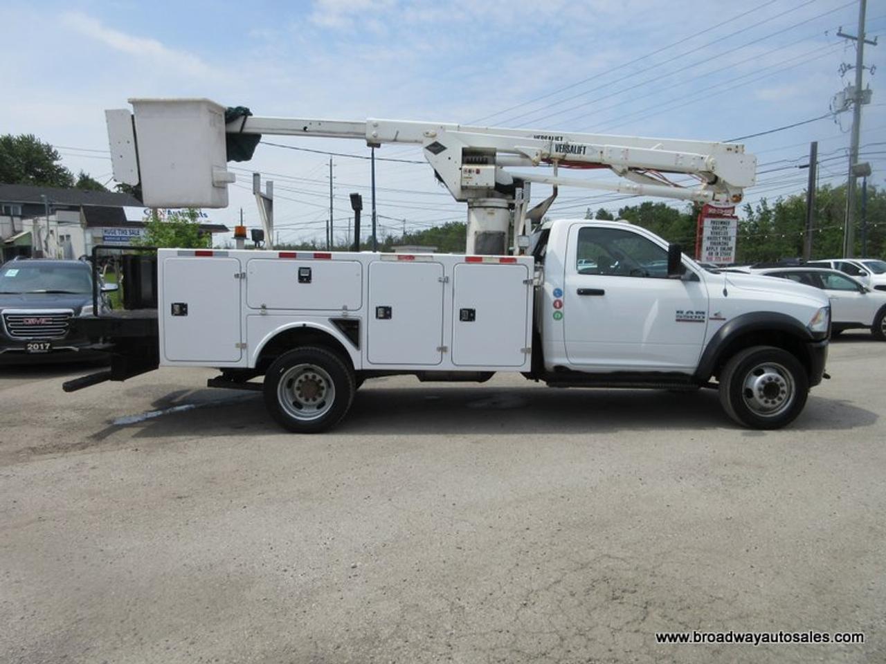 2017 RAM 5500 HD Chassis WORK READY SXT-EDITION 3 PASSENGER 6.7L - CUMMINS.. TWO-WHEEL DRIVE.. REGULAR-CAB.. VERSALIFT-BUCKET-BED.. TRAILER BRAKE.. LOCK-BOX-AREAS.. Photo