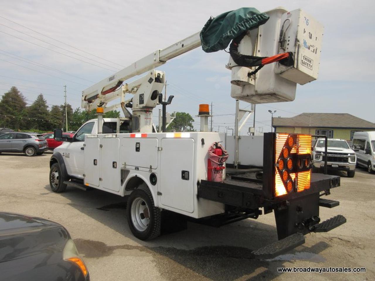 2017 RAM 5500 HD Chassis WORK READY SXT-EDITION 3 PASSENGER 6.7L - CUMMINS.. TWO-WHEEL DRIVE.. REGULAR-CAB.. VERSALIFT-BUCKET-BED.. TRAILER BRAKE.. LOCK-BOX-AREAS.. Photo