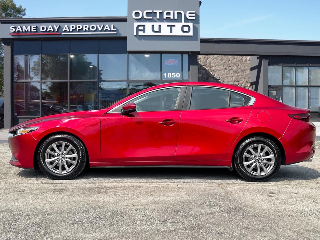 2019 Mazda MAZDA3 GS Photo2