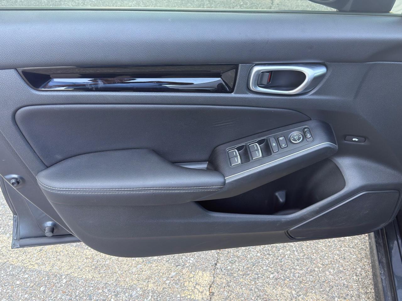 2023 Honda Civic Touring - Photo #9
