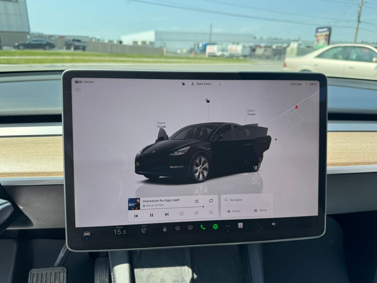 2023 Tesla Model Y LONG RANGE - Photo #15