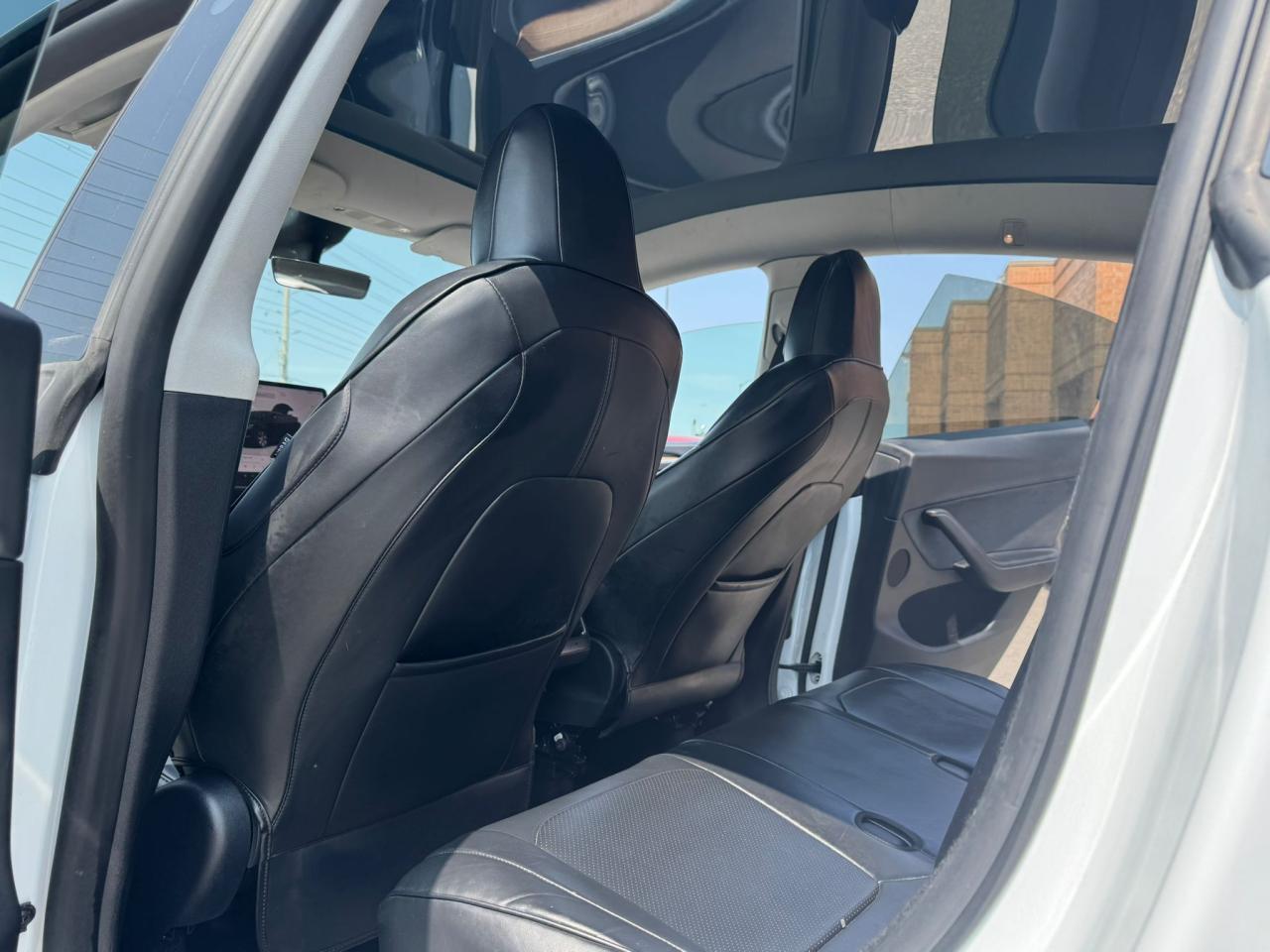 2023 Tesla Model Y LONG RANGE - Photo #19