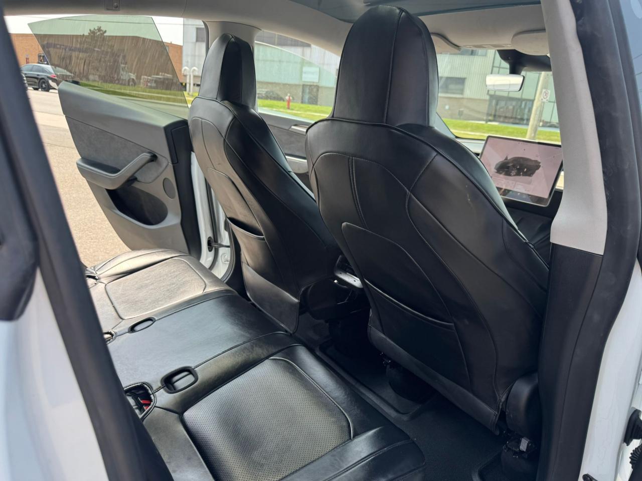 2023 Tesla Model Y LONG RANGE - Photo #20