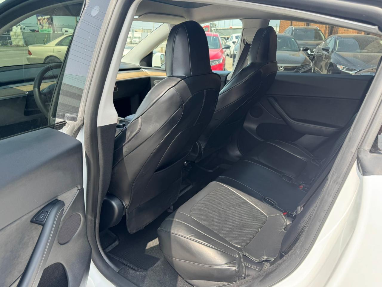 2023 Tesla Model Y LONG RANGE - Photo #21
