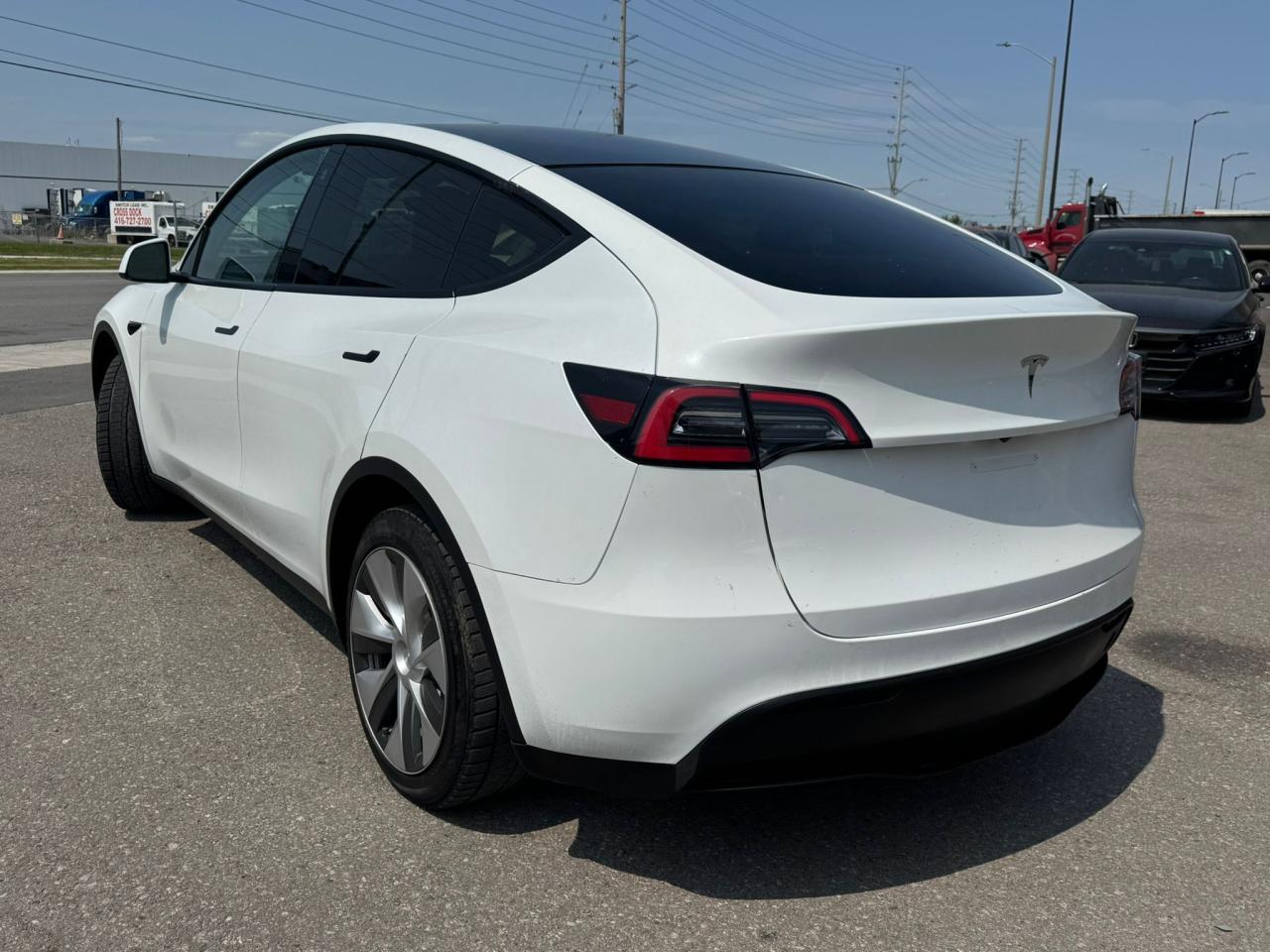 2023 Tesla Model Y LONG RANGE - Photo #9
