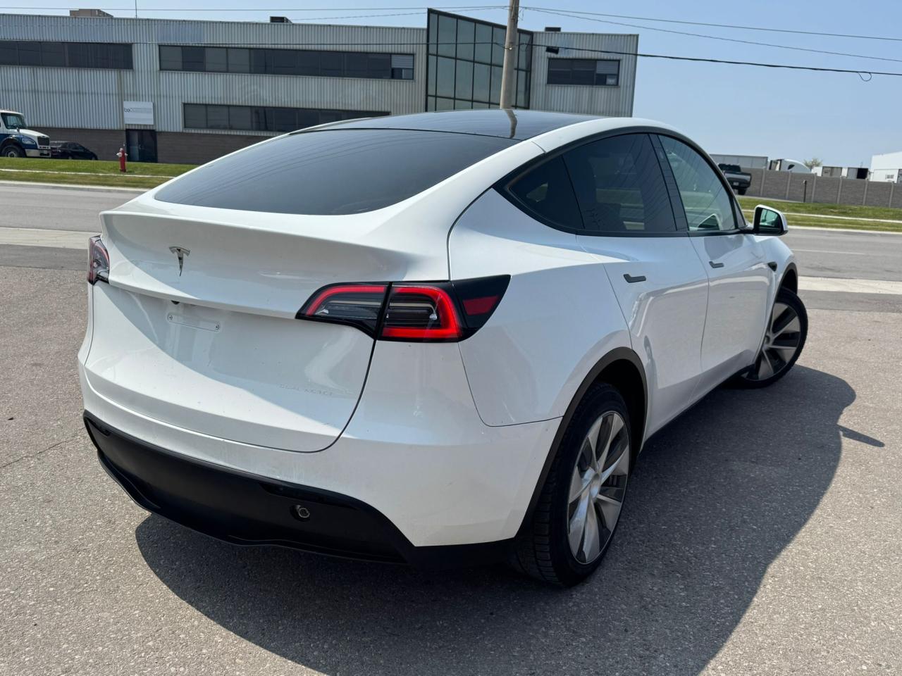 2023 Tesla Model Y LONG RANGE - Photo #7