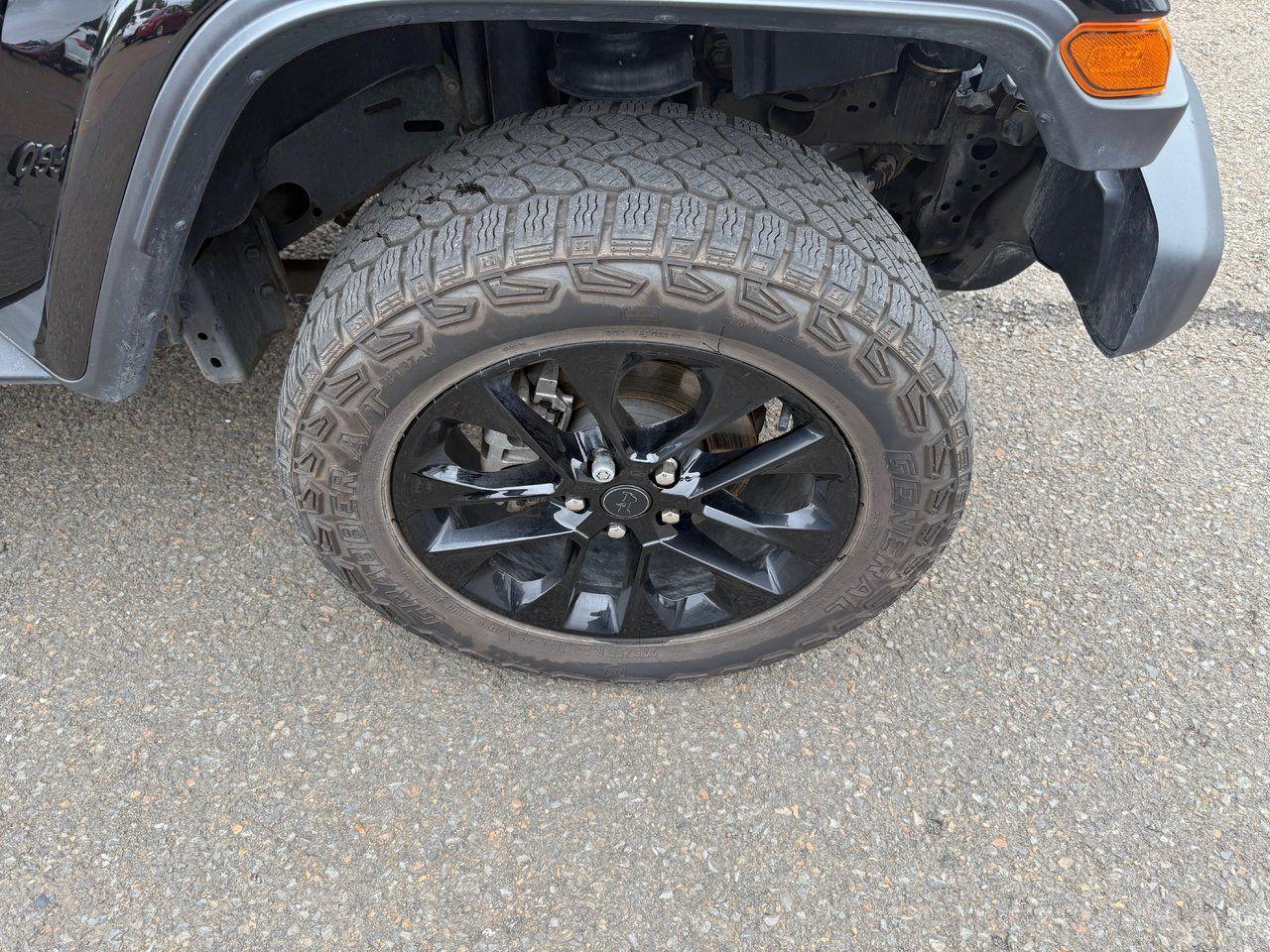 2024 Jeep Gladiator NightHawk Photo3