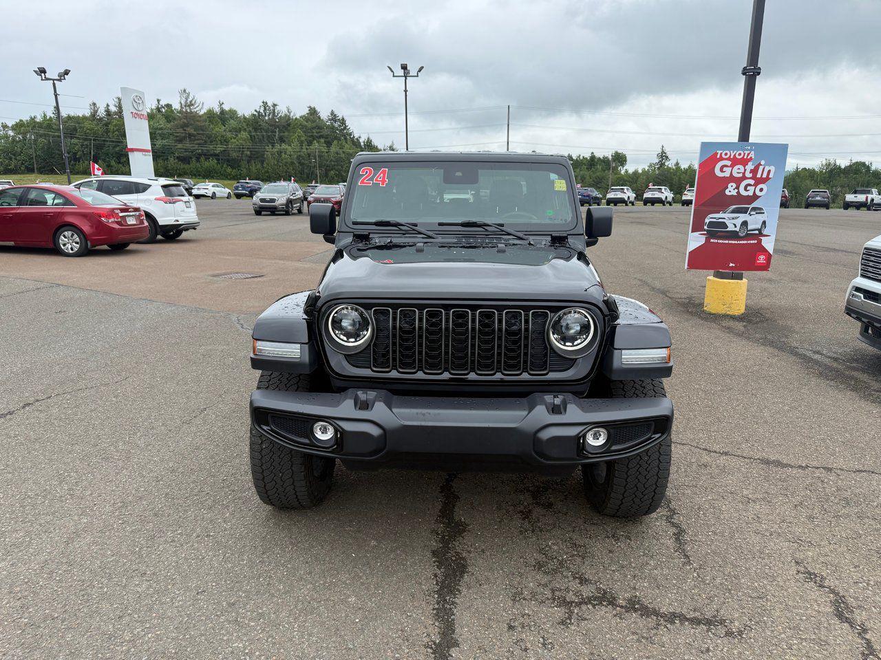 2024 Jeep Gladiator NightHawk Photo1