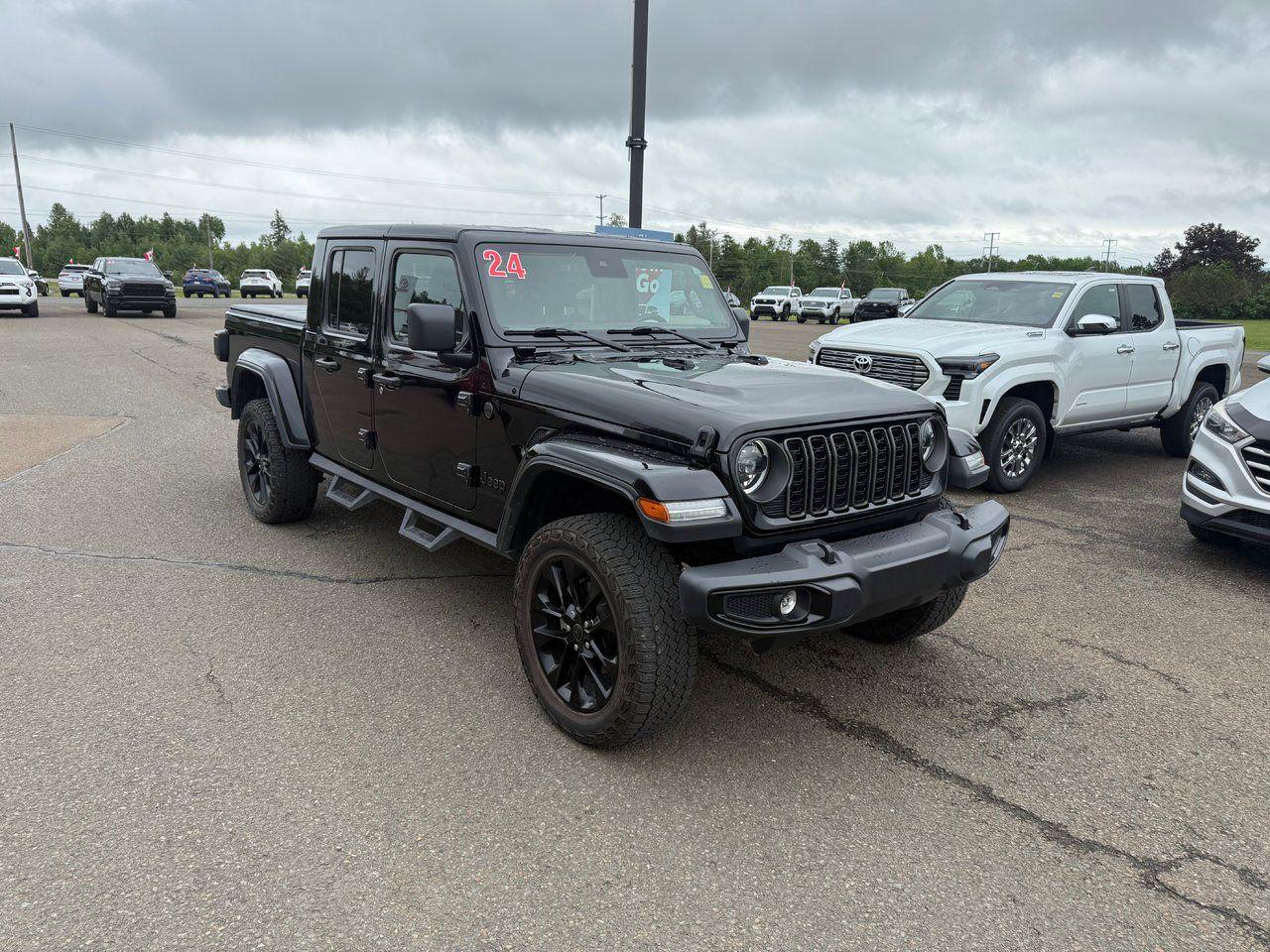 2024 Jeep Gladiator NightHawk Photo
