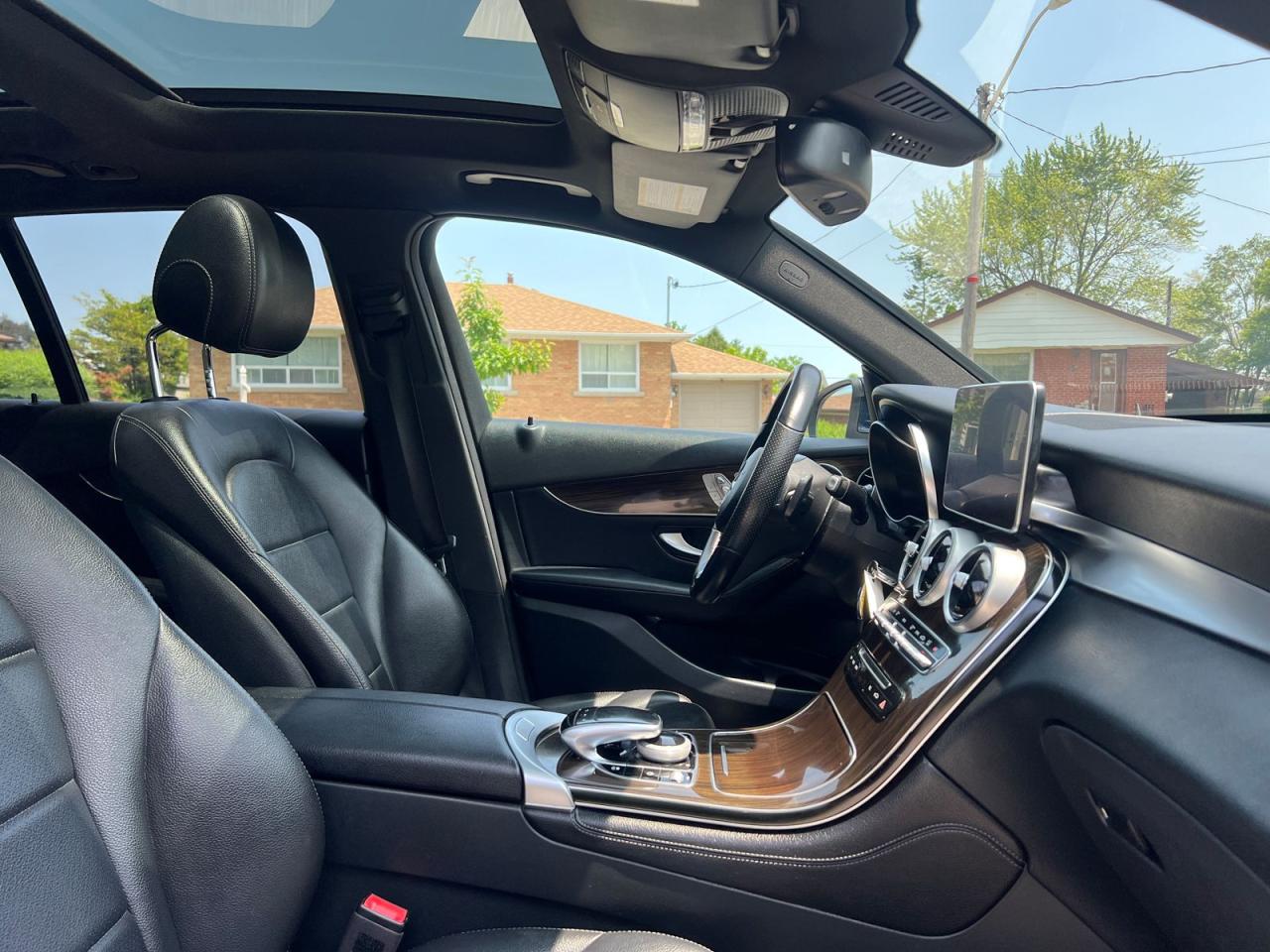 2019 Mercedes-Benz GLC-Class GLC300 4MATIC - Photo #11