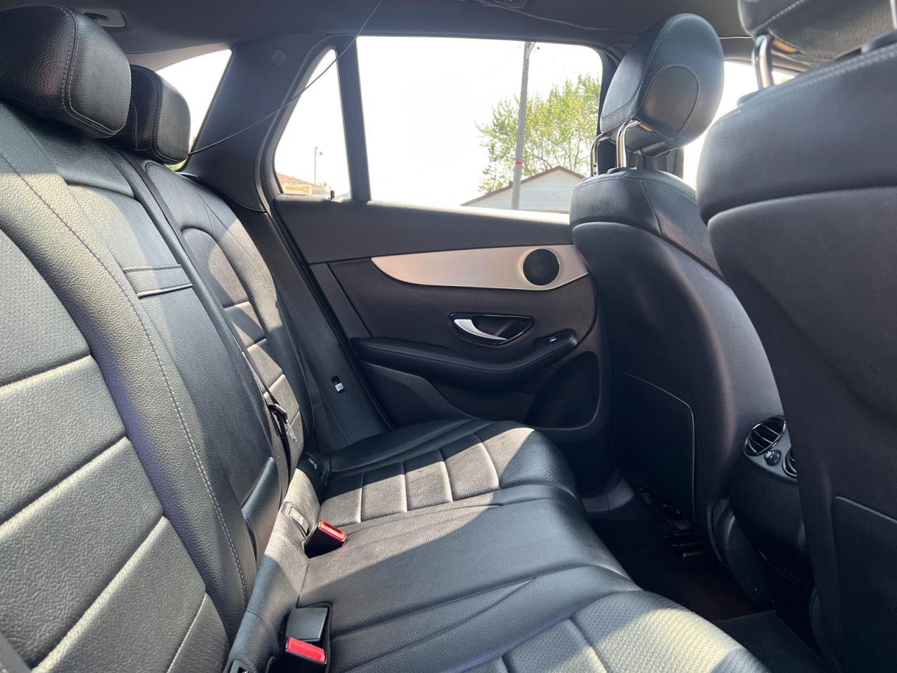 2017 Mercedes-Benz GLC-Class GLC300 4MATIC - Photo #9