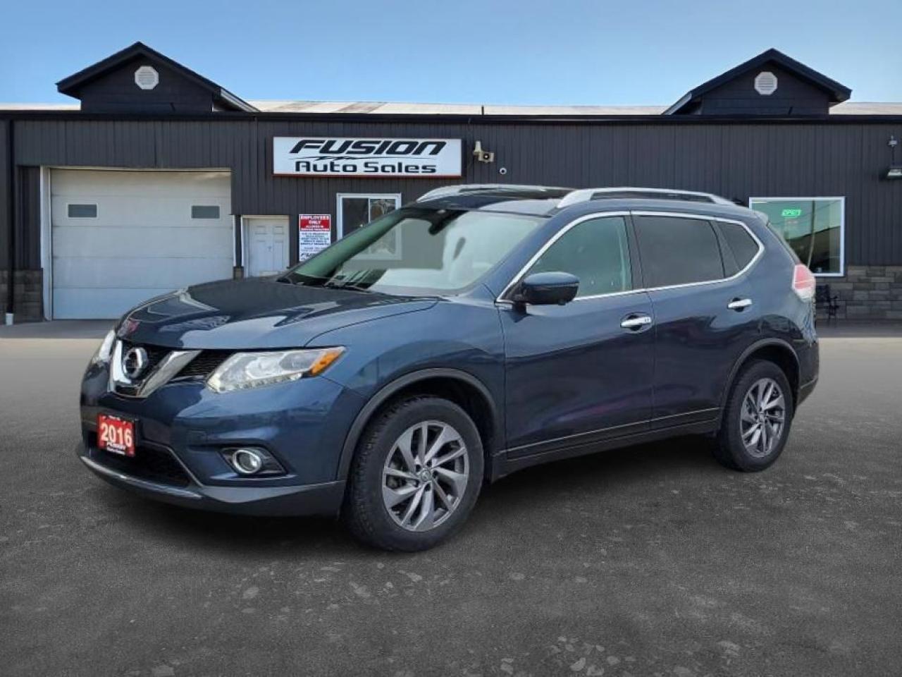 Used 2016 Nissan Rogue SL-SUNROOF-LEATHER-NAVIGATION-REAR CAMERA for sale in Tilbury, ON