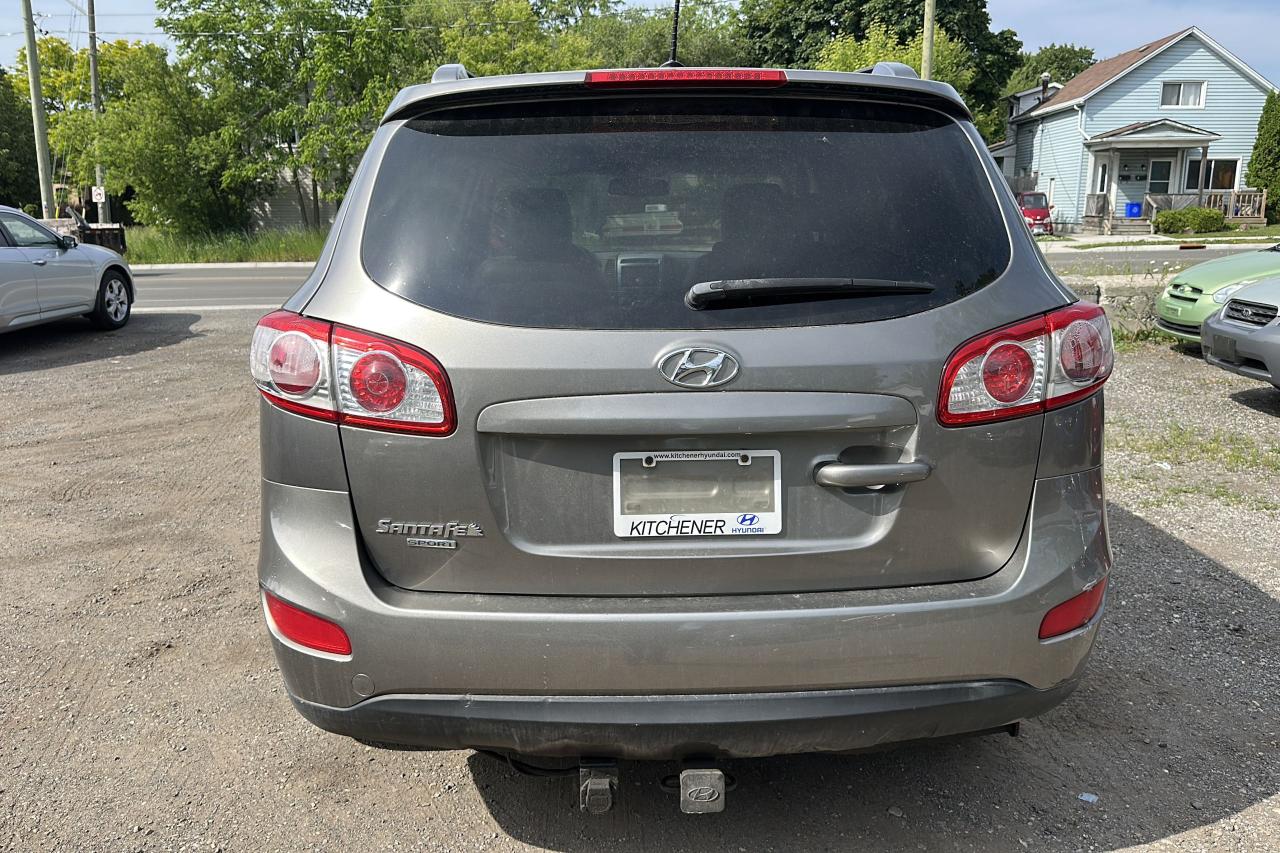 2012 Hyundai Santa Fe GL SPORT - Photo #4