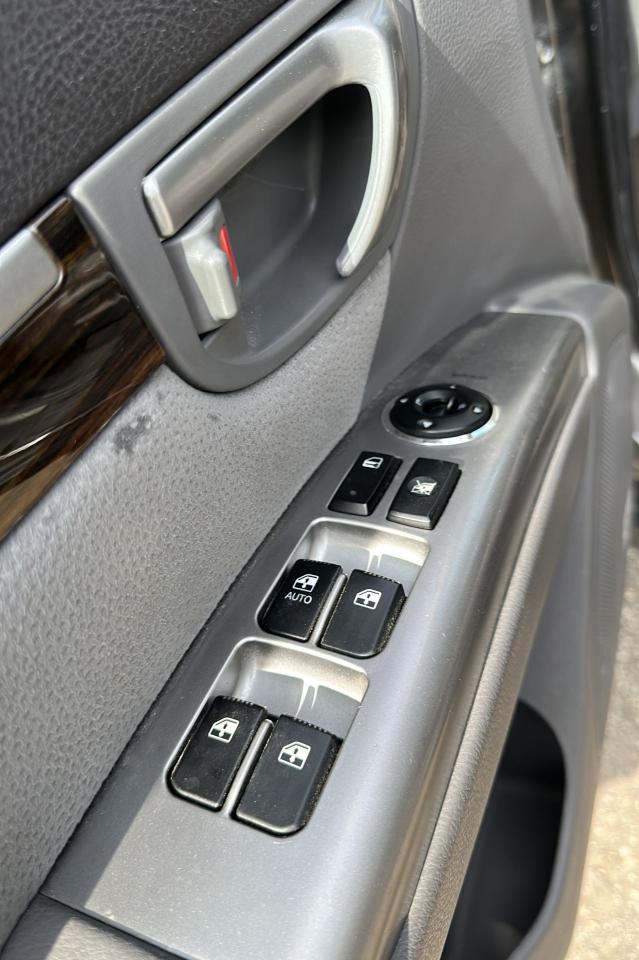 2012 Hyundai Santa Fe GL SPORT - Photo #10