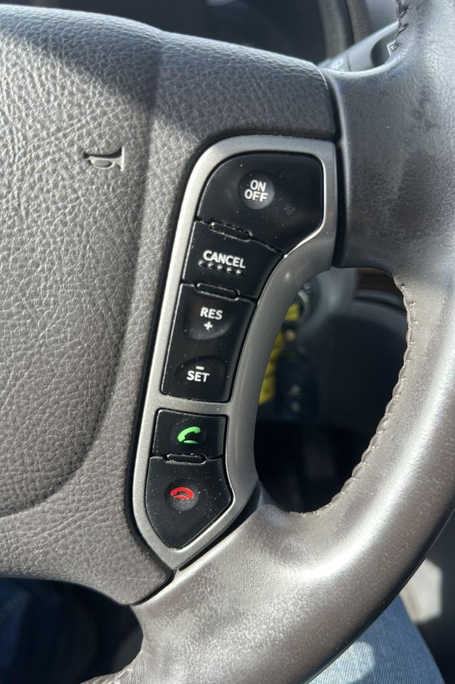 2012 Hyundai Santa Fe GL SPORT - Photo #13