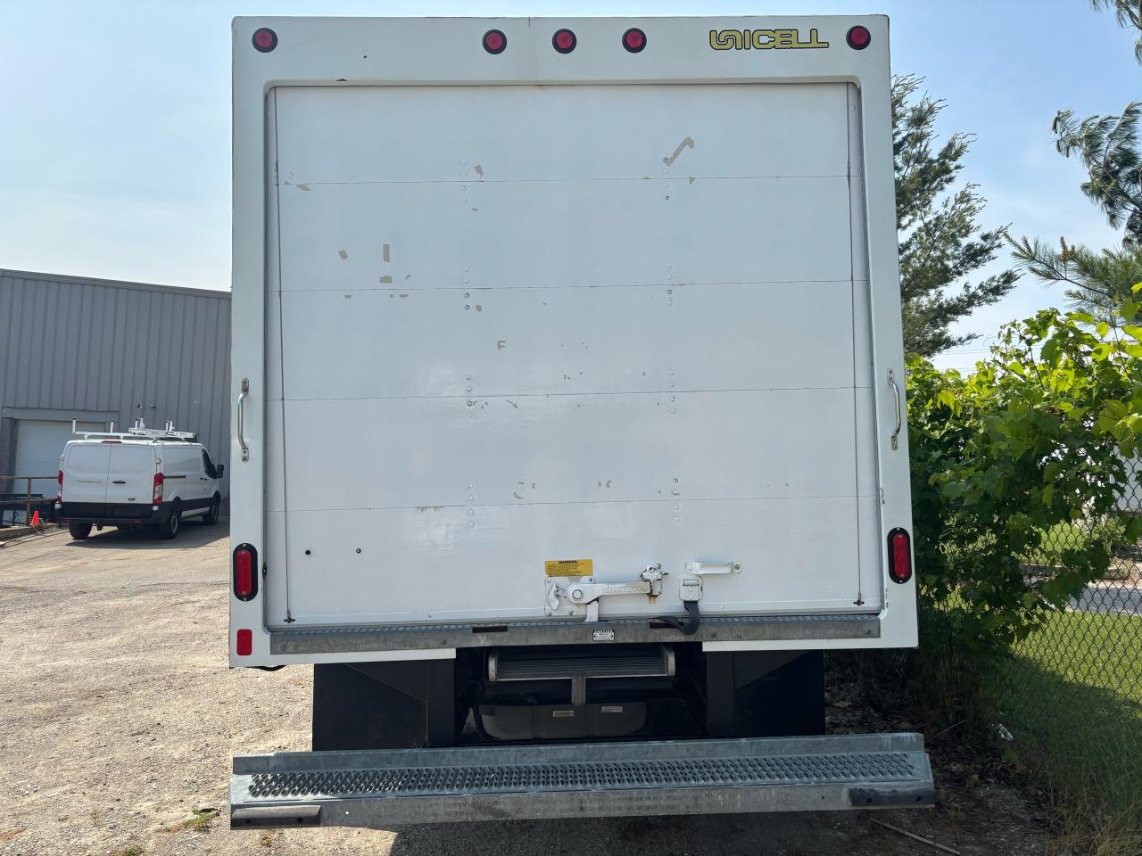2022 Ford E450  - Photo #4