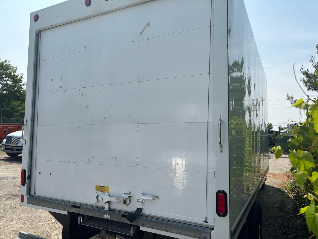 2022 Ford E450  - Photo #6