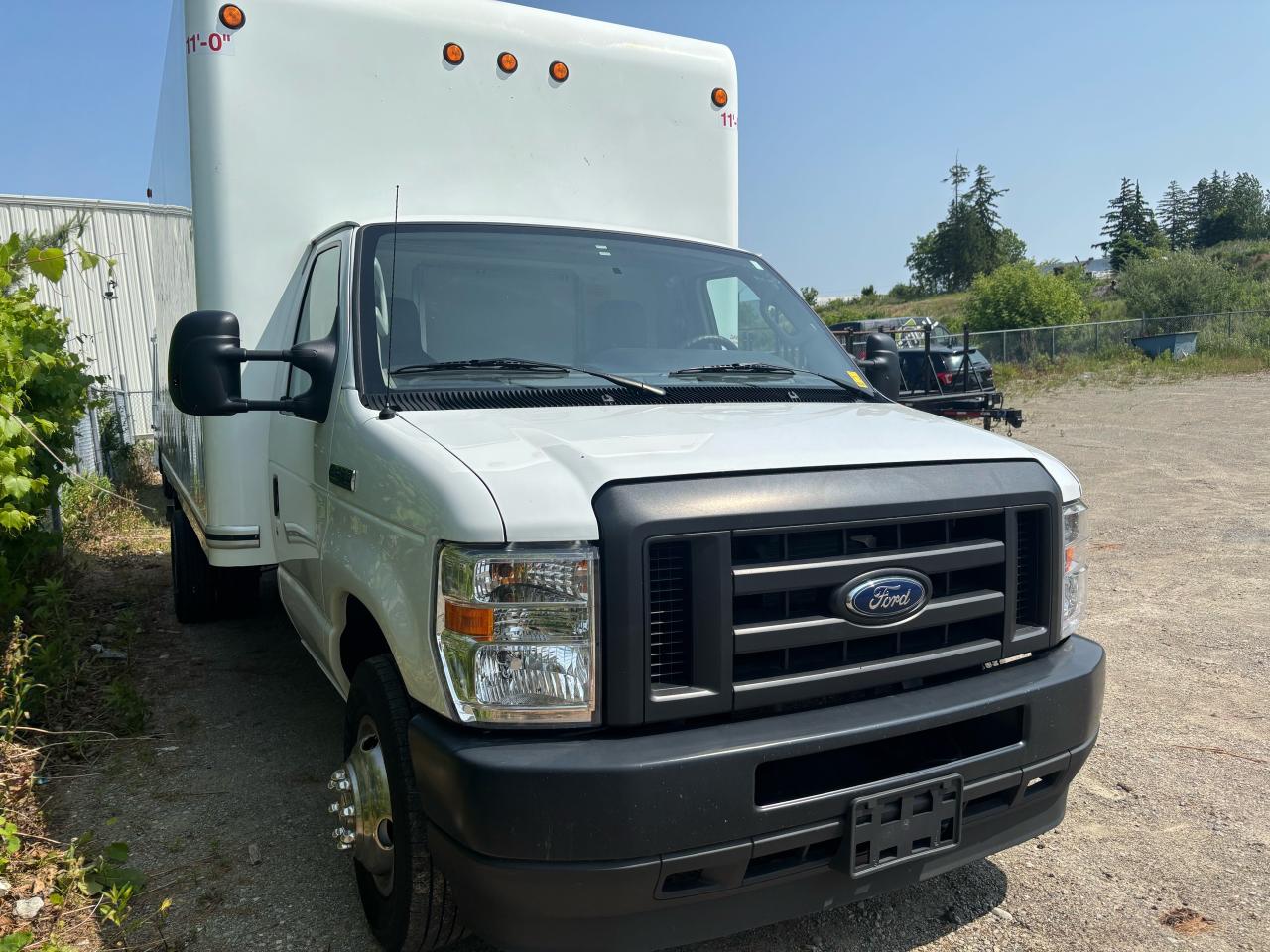 2022 Ford E450  - Photo #5