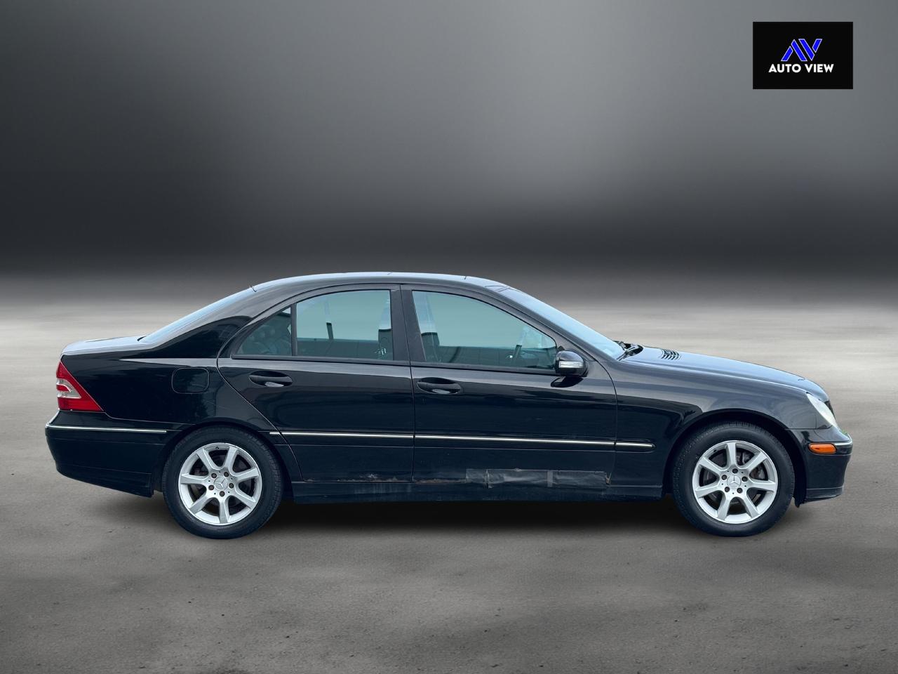 2005 Mercedes-Benz C-Class C240 **CLEAN CARFAX** - Photo #4