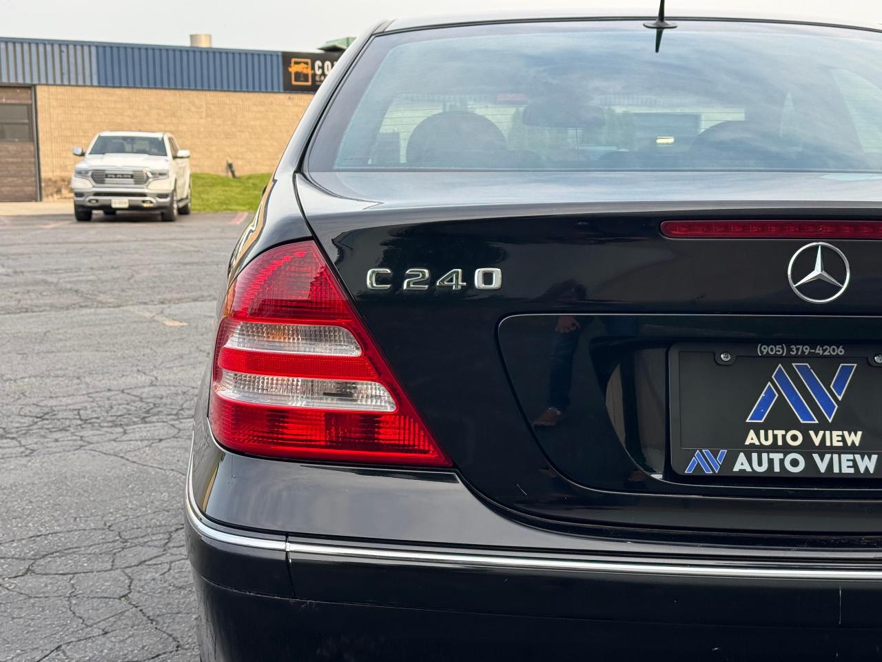 2005 Mercedes-Benz C-Class C240 **CLEAN CARFAX** - Photo #14