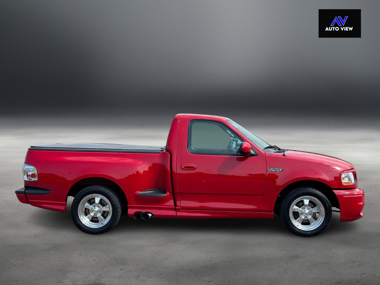 2004 Ford F-150 Lightning **LIKE NEW CONDITION** - Photo #4