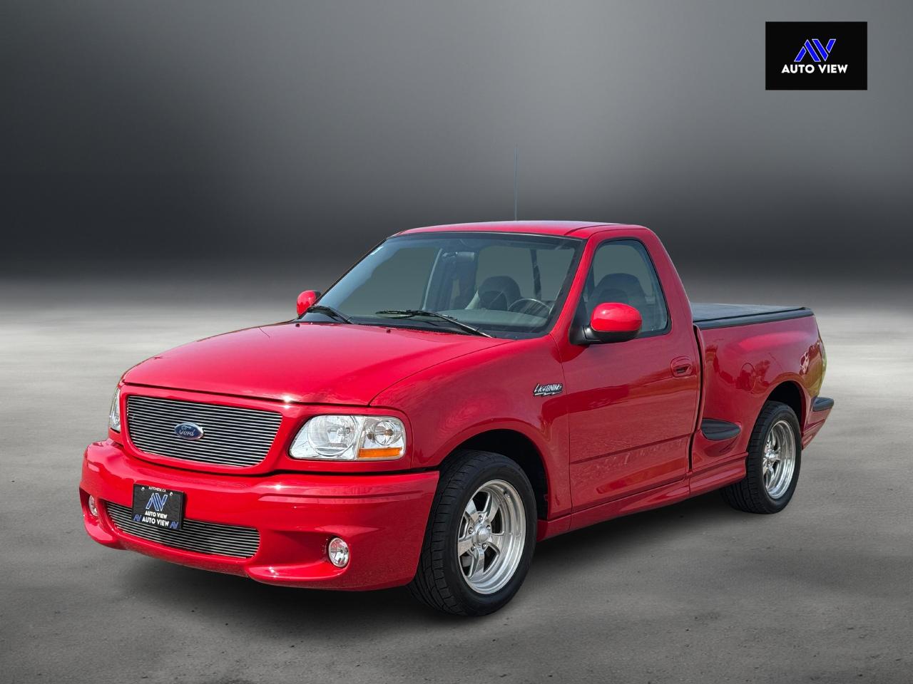 2004 Ford F-150 Lightning **LIKE NEW CONDITION** - Photo #9