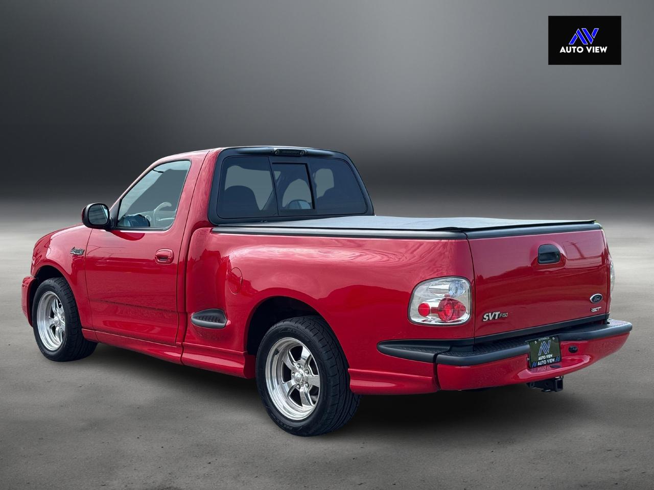 2004 Ford F-150 Lightning **LIKE NEW CONDITION** - Photo #7