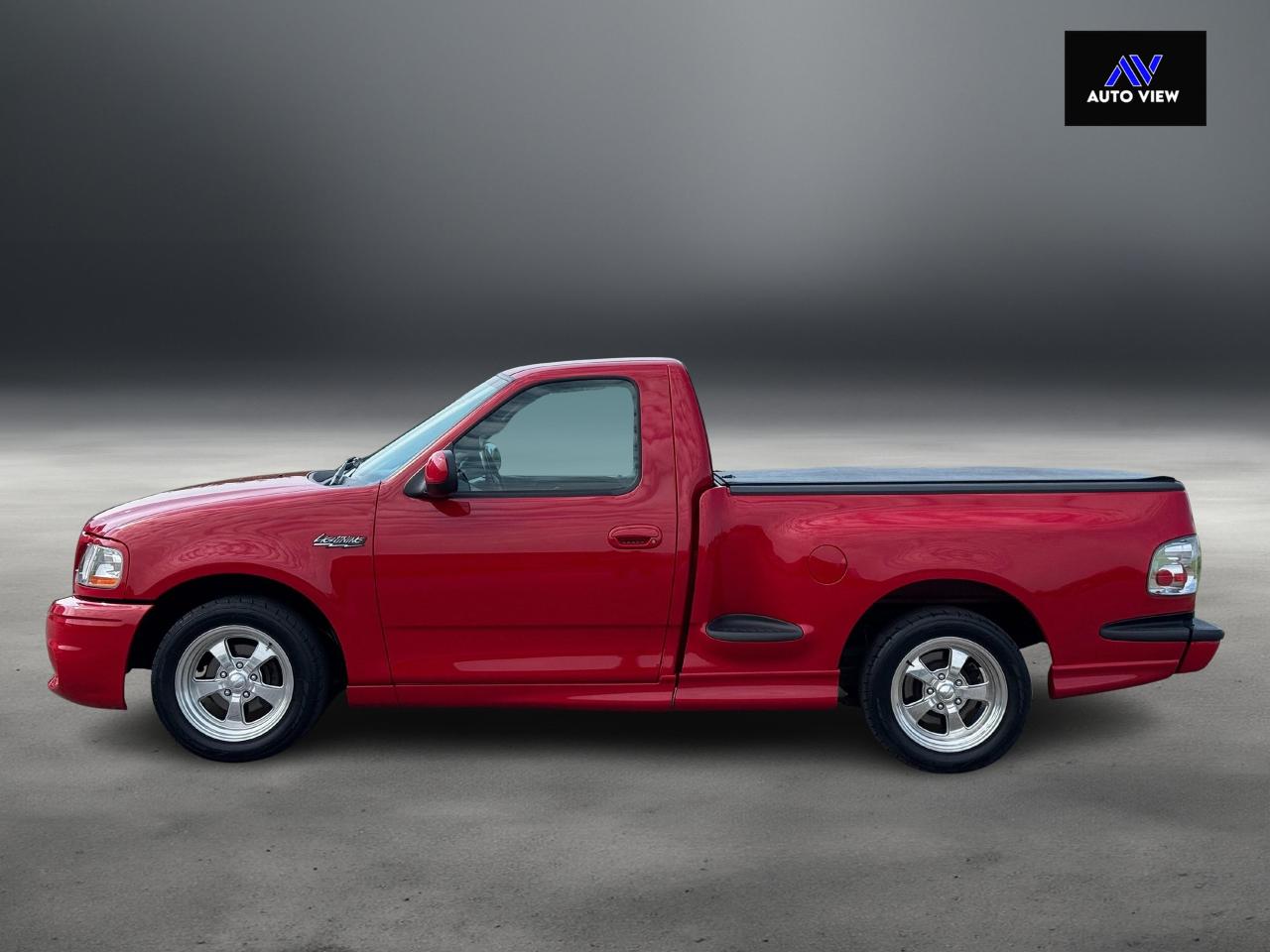 2004 Ford F-150 Lightning **LIKE NEW CONDITION** - Photo #8