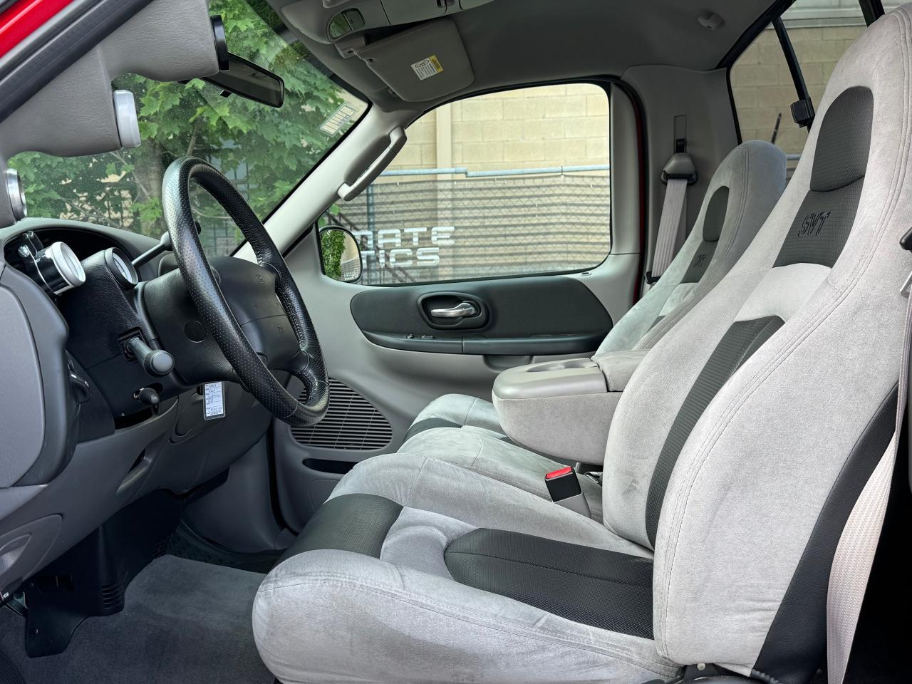 2004 Ford F-150 Lightning **LIKE NEW CONDITION** - Photo #31