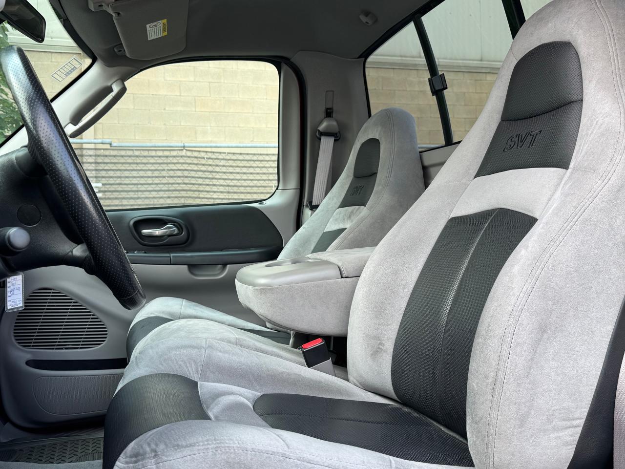 2004 Ford F-150 Lightning **LIKE NEW CONDITION** - Photo #32