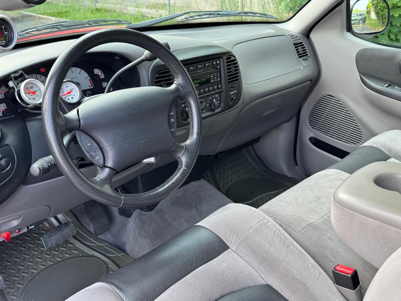 2004 Ford F-150 Lightning **LIKE NEW CONDITION** - Photo #22