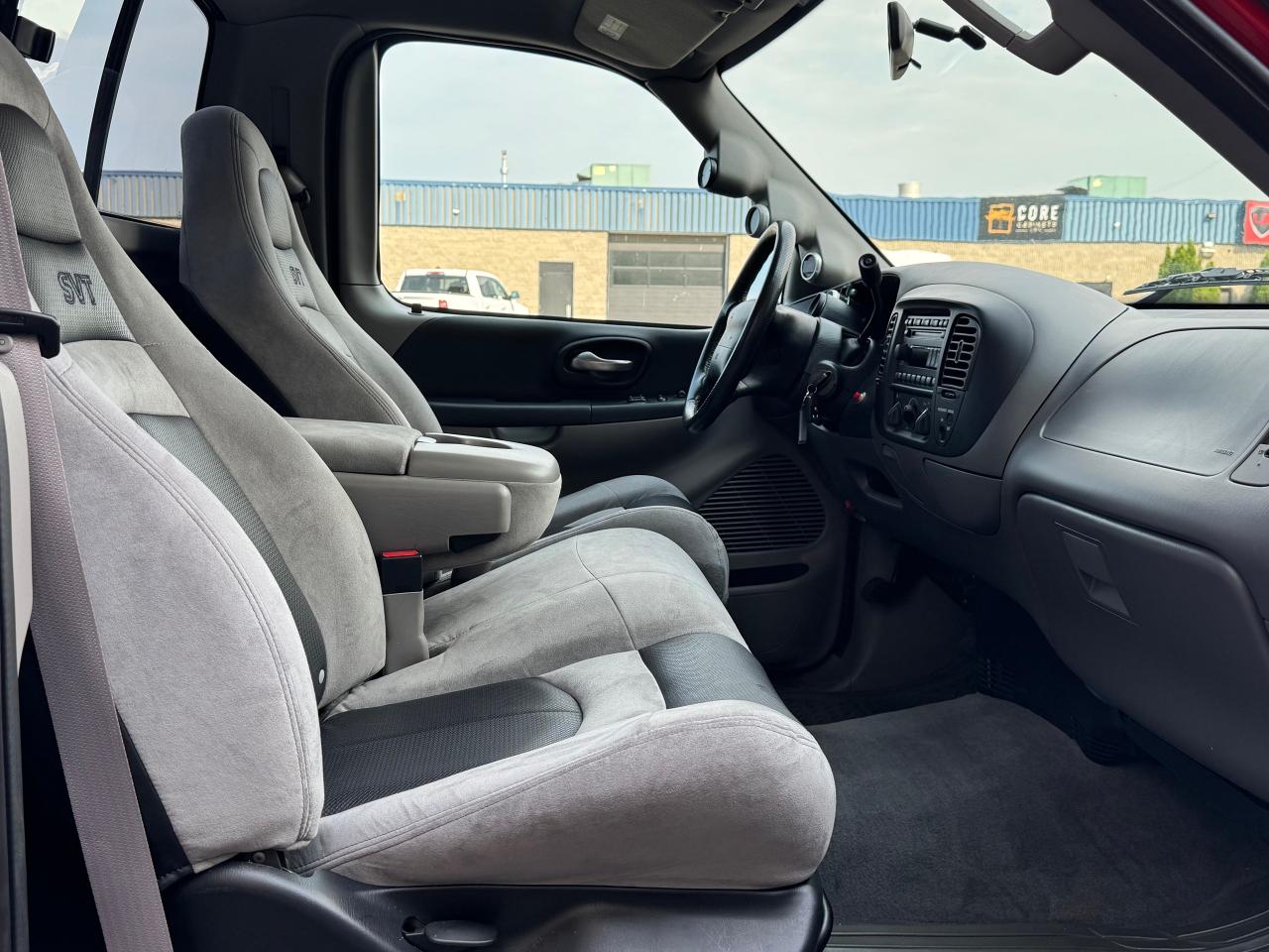 2004 Ford F-150 Lightning **LIKE NEW CONDITION** - Photo #34