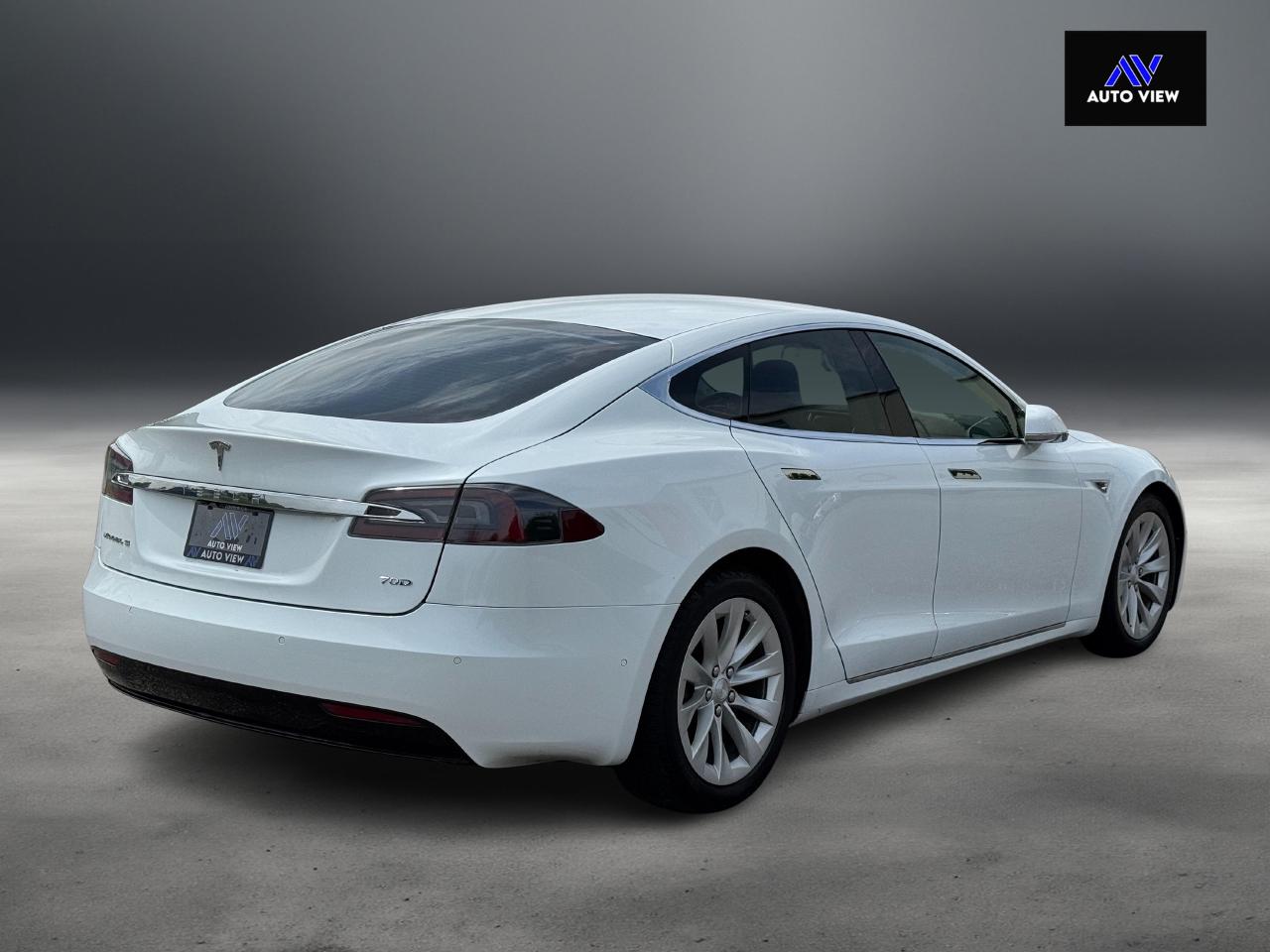 2016 Tesla Model S 70D **FREE UNLIMITED SUPERCHARGING** - Photo #5