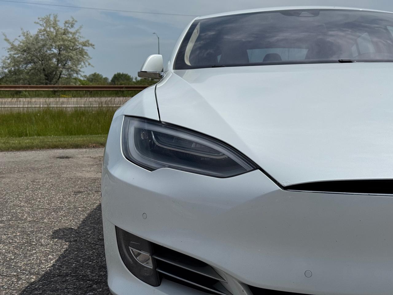 2016 Tesla Model S 70D **FREE UNLIMITED SUPERCHARGING** - Photo #11