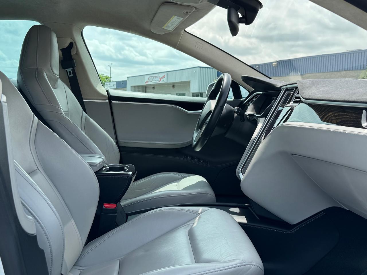 2016 Tesla Model S 70D **FREE UNLIMITED SUPERCHARGING** - Photo #28