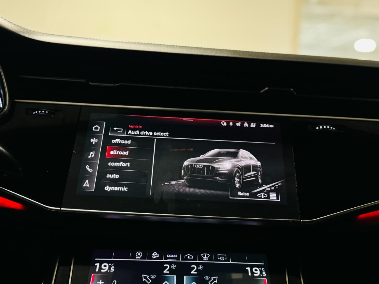 2021 Audi Q8 TECHNIK | SLINE - Photo #17