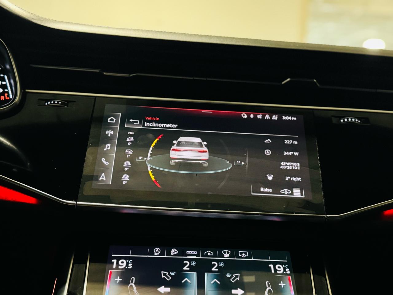 2021 Audi Q8 TECHNIK | SLINE - Photo #18