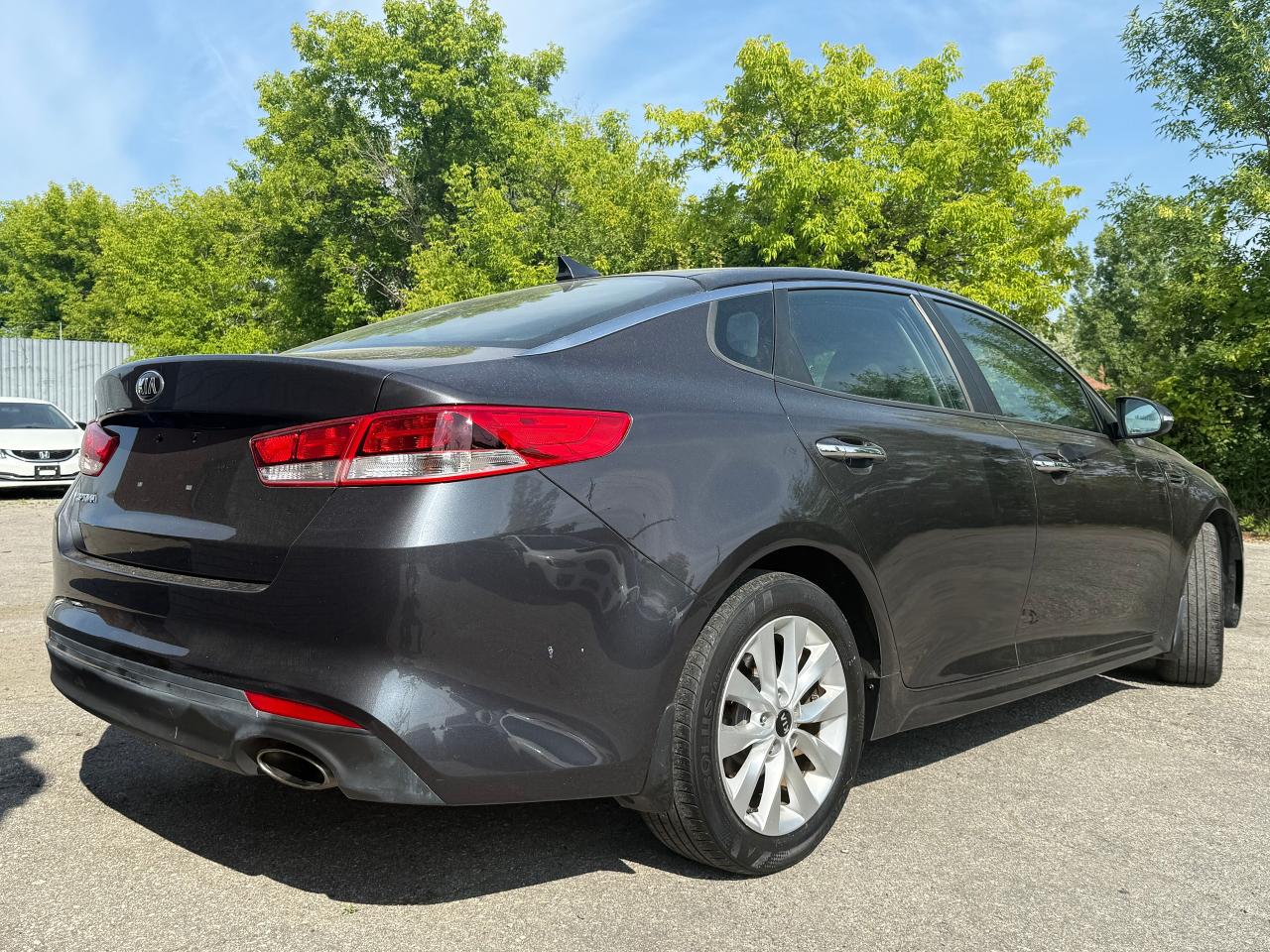 2017 Kia Optima 4dr Sdn LX+ *SAFETY INCL*LOADED* - Photo #4
