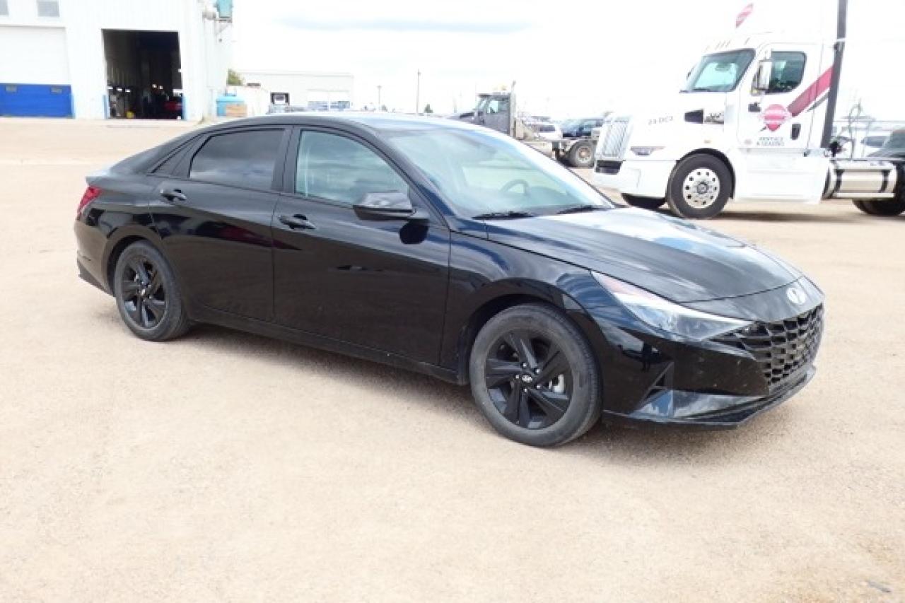 2023 Hyundai Elantra Preferred w/Htd cloth seats, BUC - Photo #4