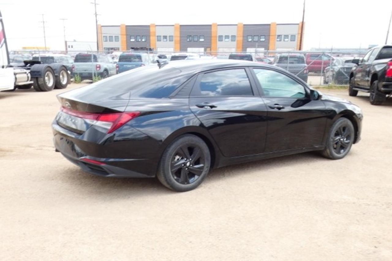 2023 Hyundai Elantra Preferred w/Htd cloth seats, BUC - Photo #6