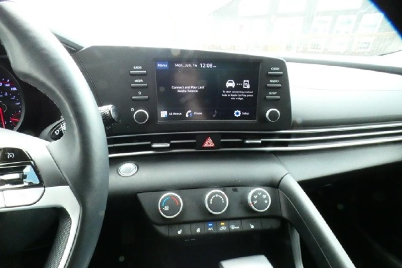 2023 Hyundai Elantra Preferred w/Htd cloth seats, BUC - Photo #14