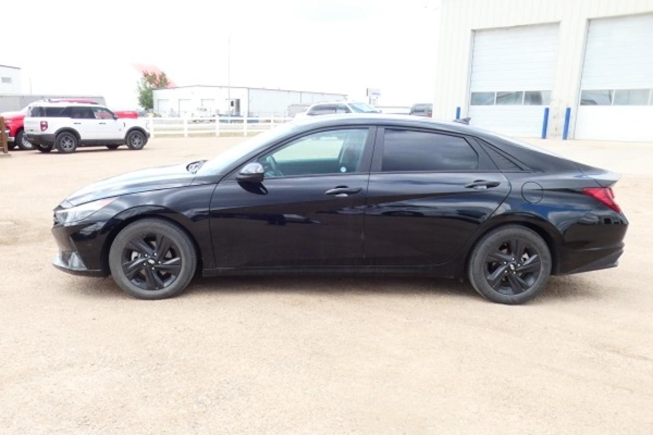 2023 Hyundai Elantra Preferred w/Htd cloth seats, BUC - Photo #1