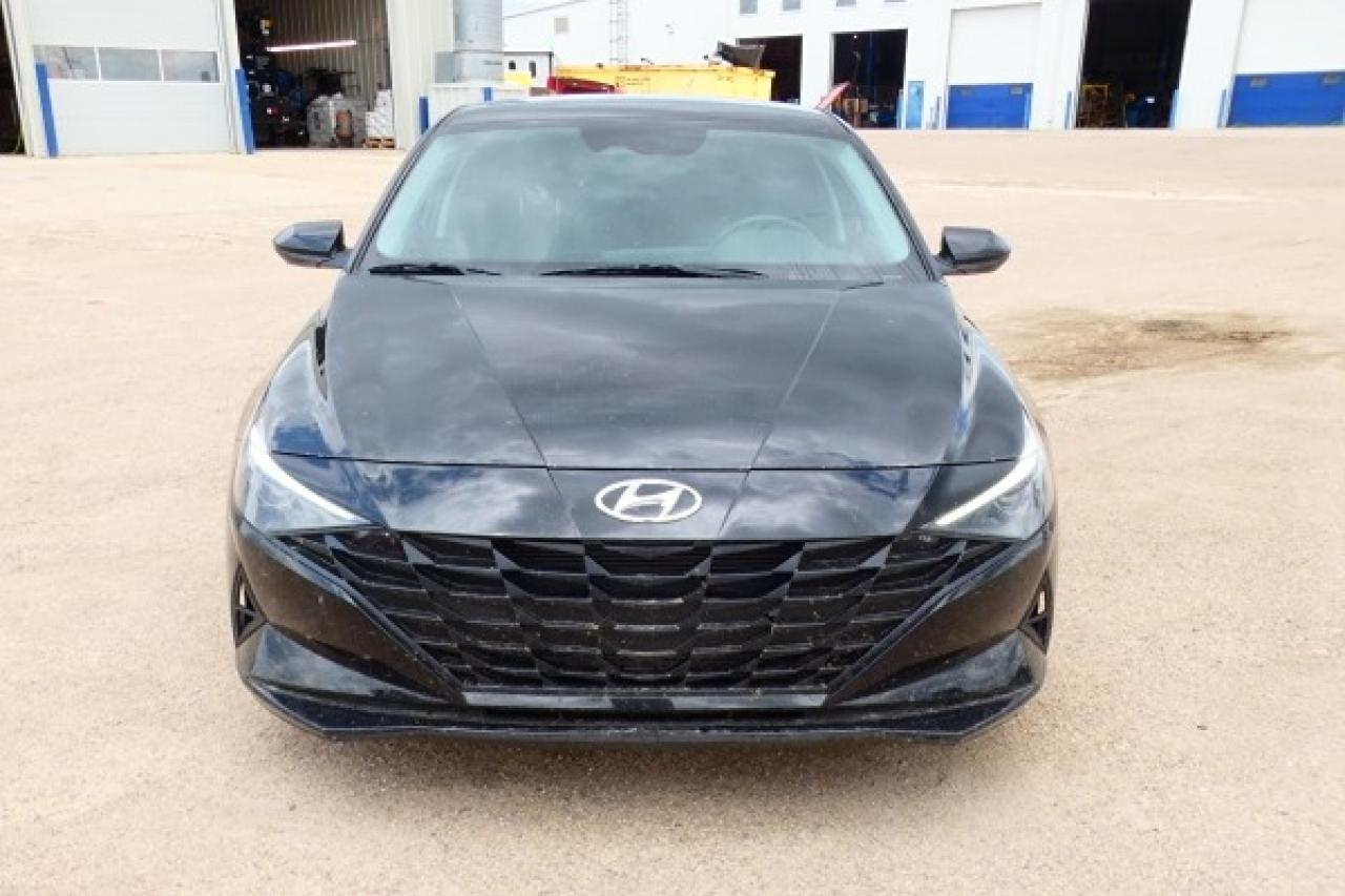 2023 Hyundai Elantra Preferred w/Htd cloth seats, BUC - Photo #3