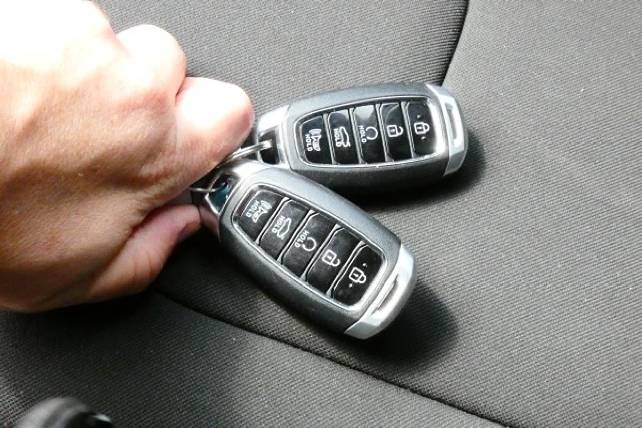 2023 Hyundai Elantra Preferred w/Htd cloth seats, BUC - Photo #18
