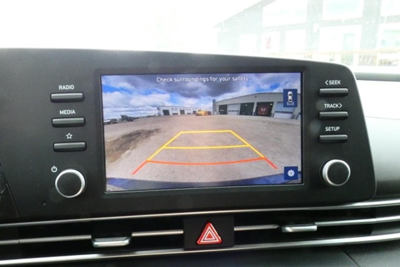 2023 Hyundai Elantra Preferred w/Htd cloth seats, BUC - Photo #13