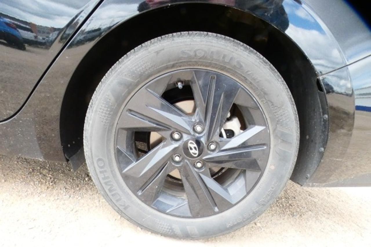 2023 Hyundai Elantra Preferred w/Htd cloth seats, BUC - Photo #16