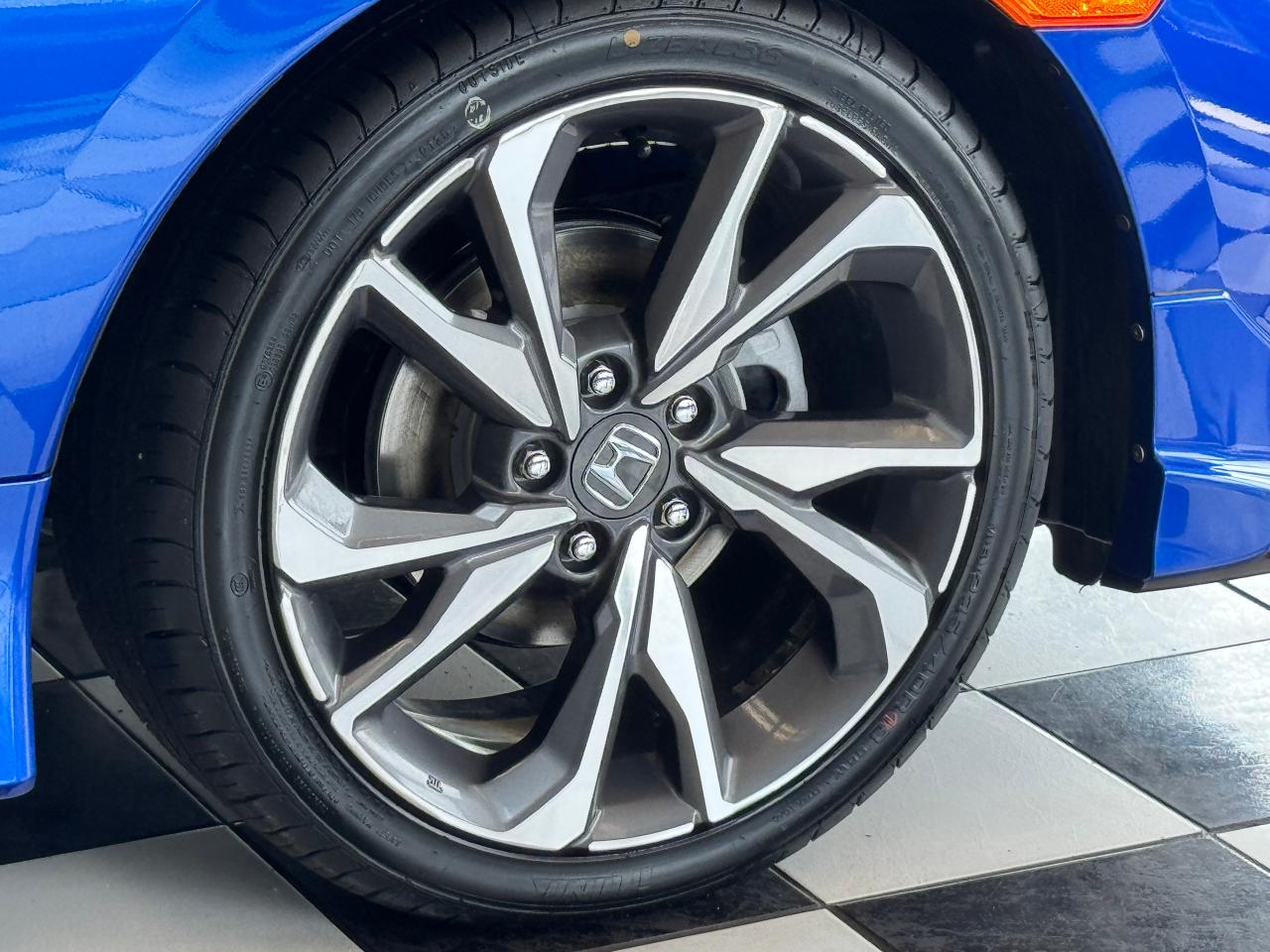 2019 Honda Civic Touring+New Tires+Brakes+Roof+LKA+CLEAN CARFAX Photo53